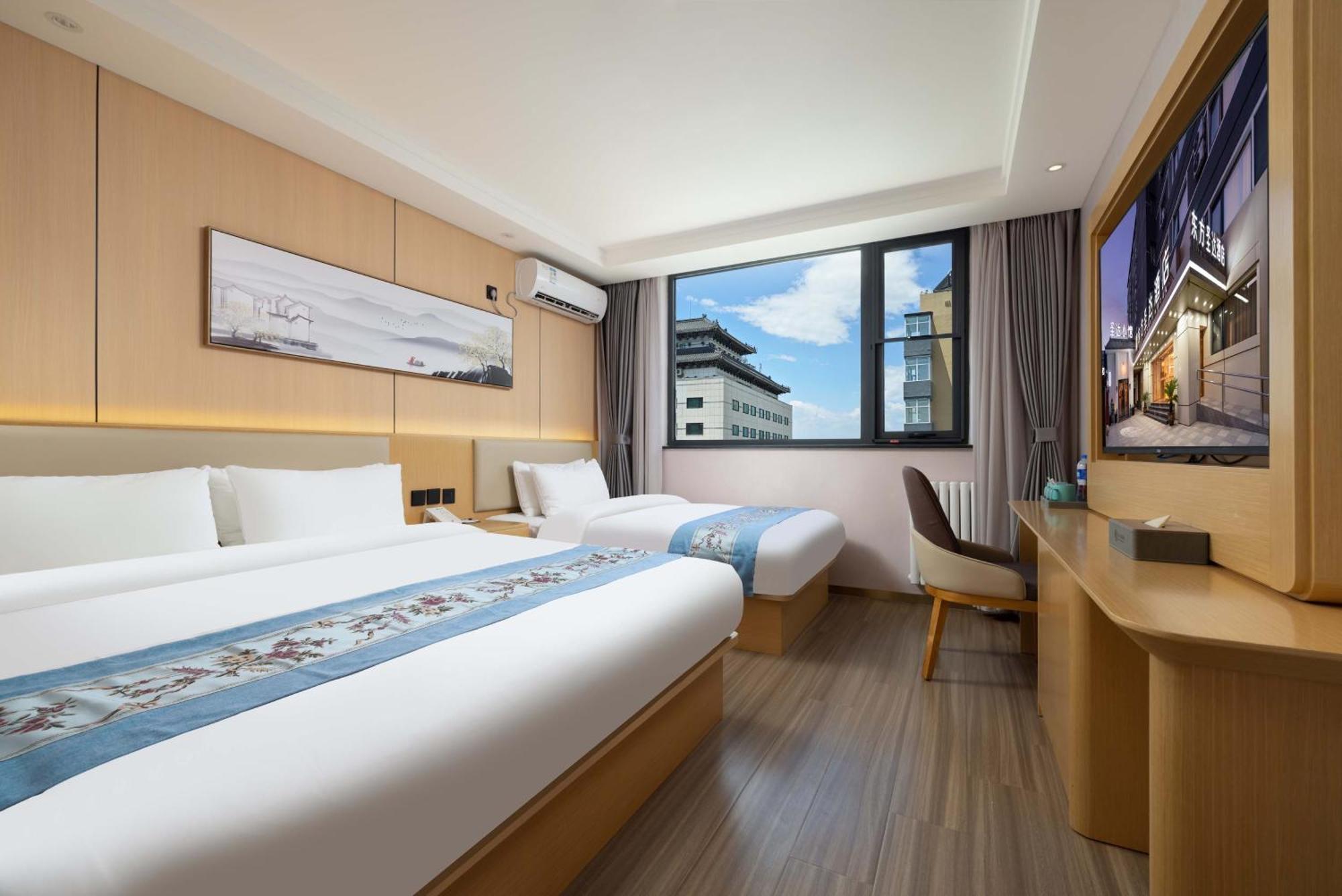 East Sacred Hotel--Very Near Beijing Tiananmen Square ,The Forbidden City,The Temple Of Heaven ,3 Minutes' Walk To Wangfujing Subway ,Located In The Center Of Beijing, Many Shopping Malls Around,Newly Renovated Hotel-Able To Receive Foreign Guests Pequim Exterior foto